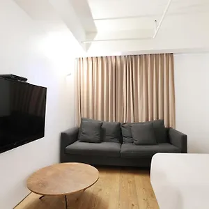 Hotel 498